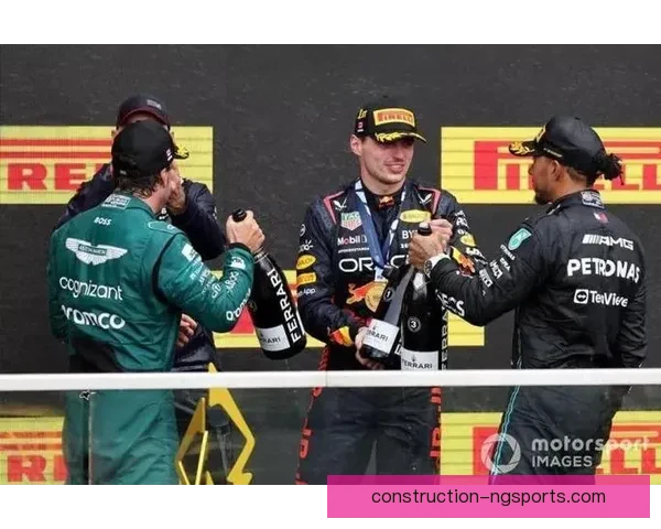 围绕新赛季技术规则变动与车手转会风波的F1最新动态解读